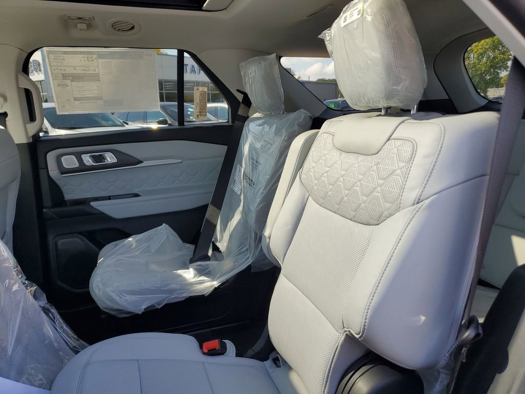 New 2026 Ford Explorer Platinum image 9