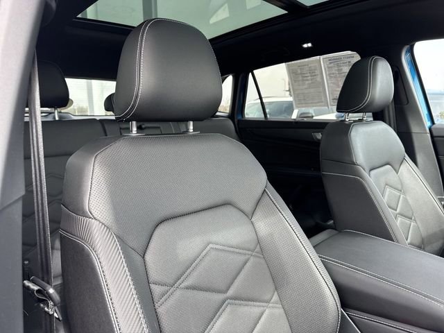 Used 2025 Volkswagen Atlas Cross Sport SE w/ Panoramic Sunroof Package image 28