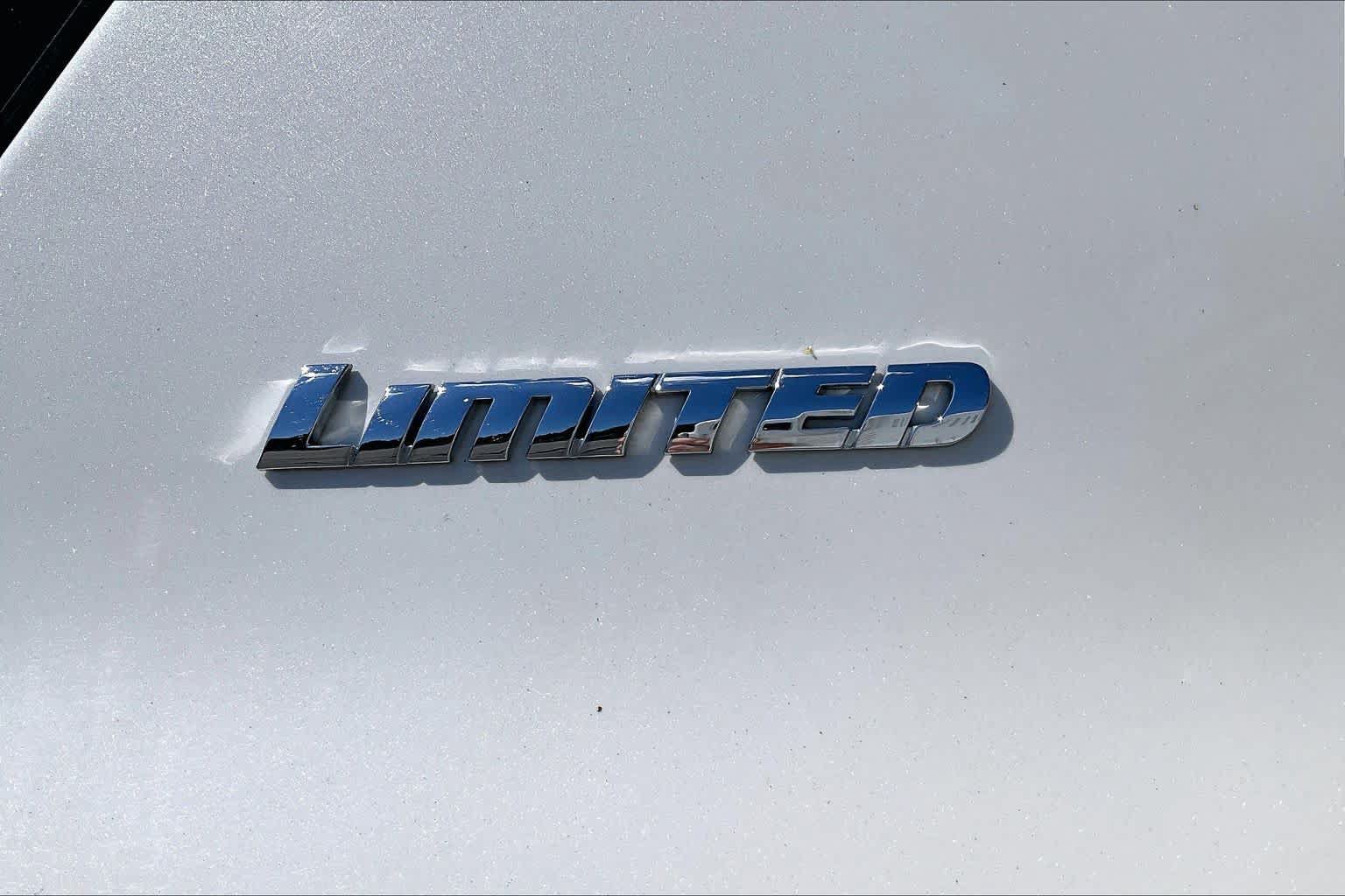 Used 2015 Toyota 4Runner Limited AWD/4WD image 10