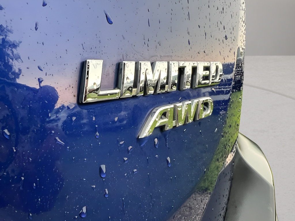 Used 2015 Toyota RAV4 Limited w/ Technology Package AWD/4WD image 13