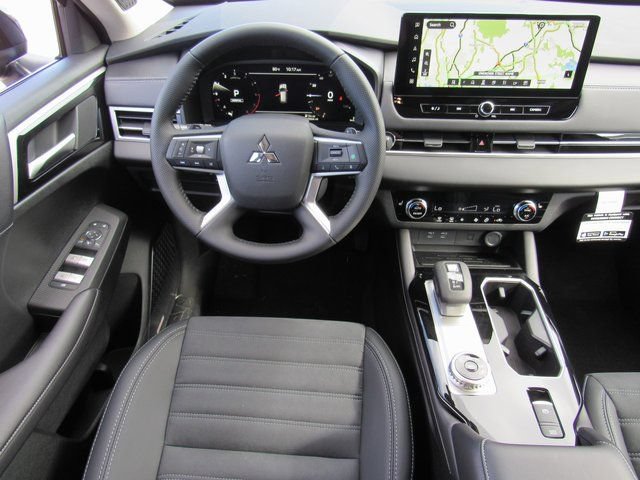 New 2025 Mitsubishi Outlander SE FWD image 11