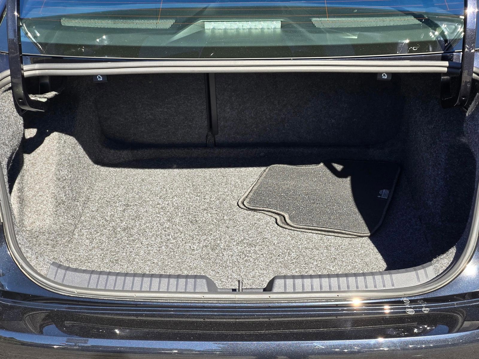 Used 2024 Volkswagen Jetta Sport image 9