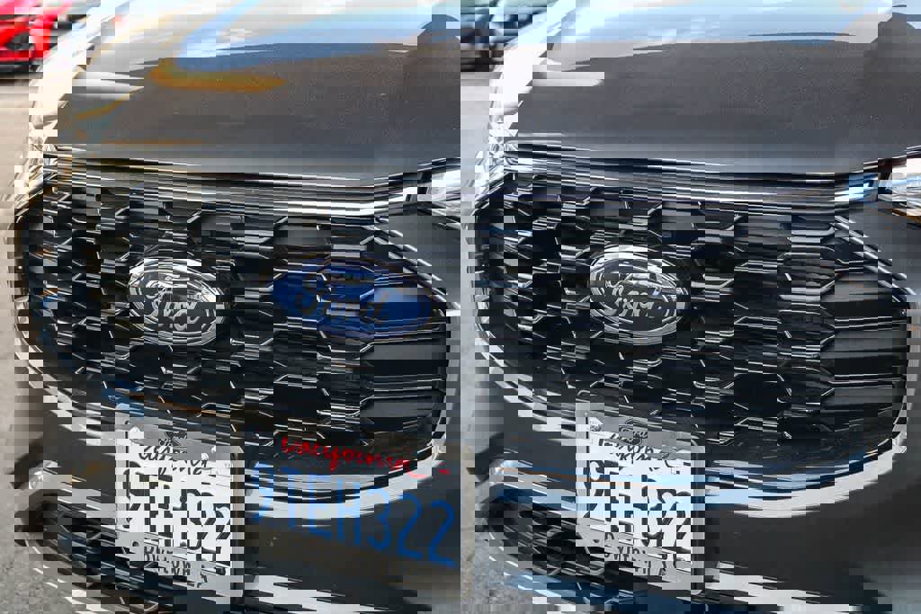 Used 2024 Ford Escape ST-Line w/ Cold Weather Package image 5