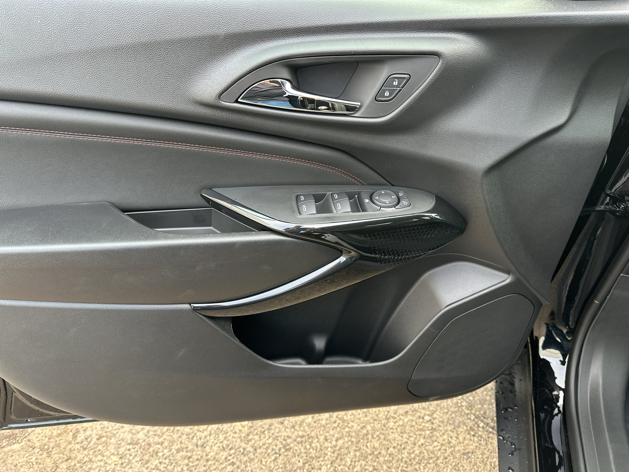 New 2026 Chevrolet Trax RS w/ Driver Confidence Package FWD image 17