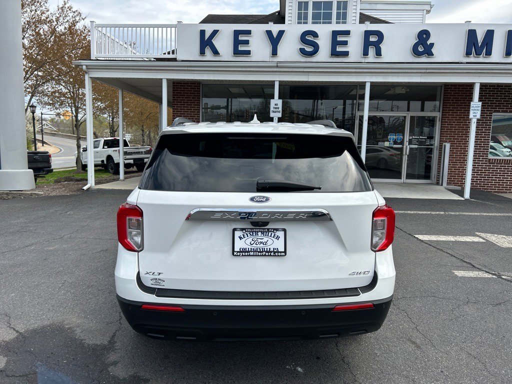Used 2022 Ford Explorer XLT image 14