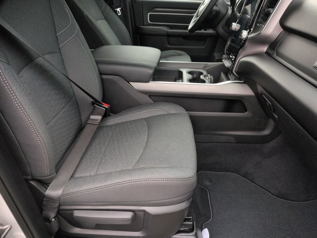 New 2026 RAM 2500 Big Horn AWD/4WD image 24