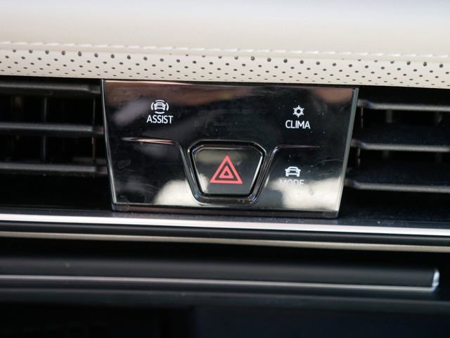 Certified 2025 Volkswagen Atlas SE image 30