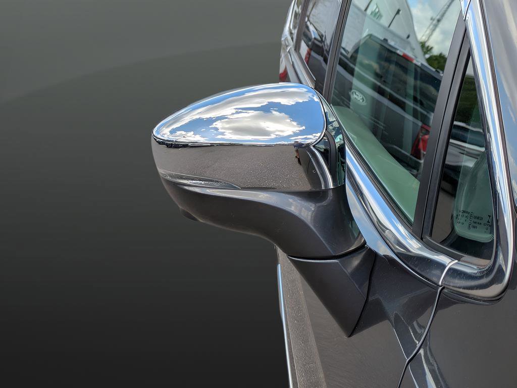 Used 2022 Chrysler Pacifica Limited FWD image 11