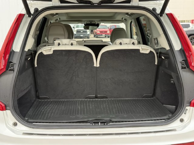 Used 2021 Volvo XC90 T5 Momentum w/ Climate Package FWD image 32