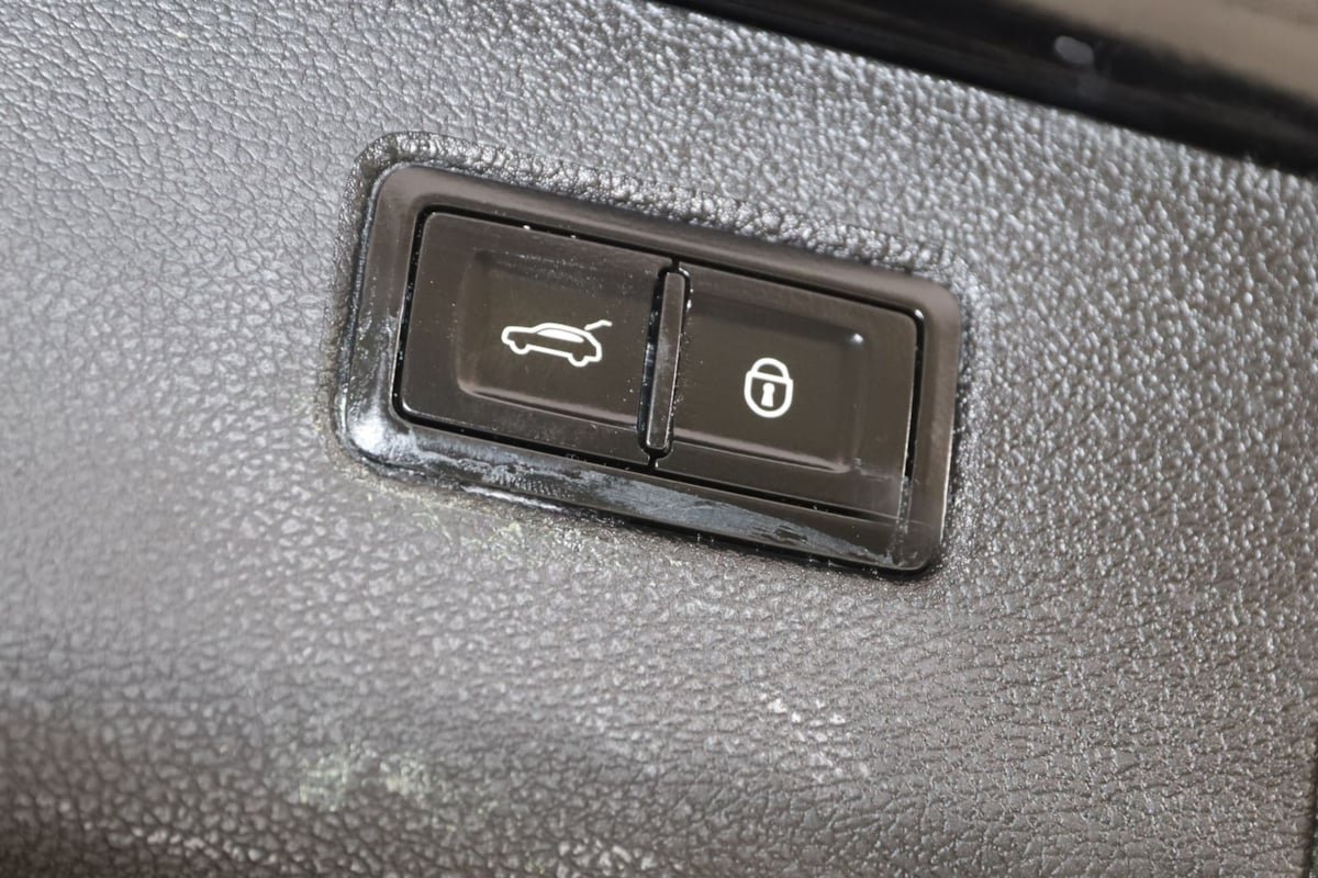 Used 2018 Bentley Bentayga AWD/4WD image 68