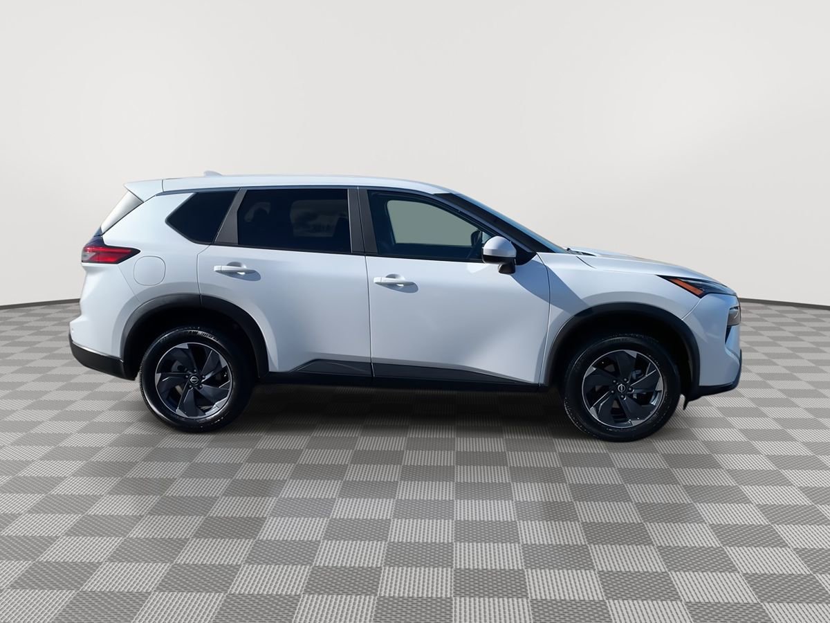 Used 2024 Nissan Rogue SV AWD/4WD image 8