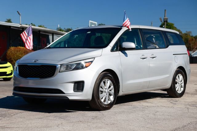 Used 2018 Kia Sedona L image 3