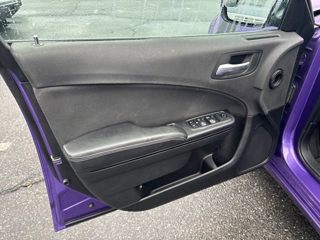 Used 2018 Dodge Charger SXT w/ Blacktop Package image 10