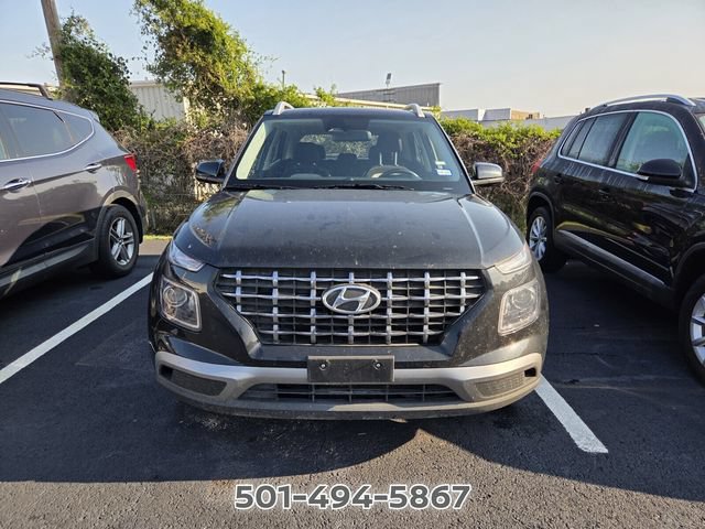 Used 2025 Hyundai Venue SEL FWD image 2