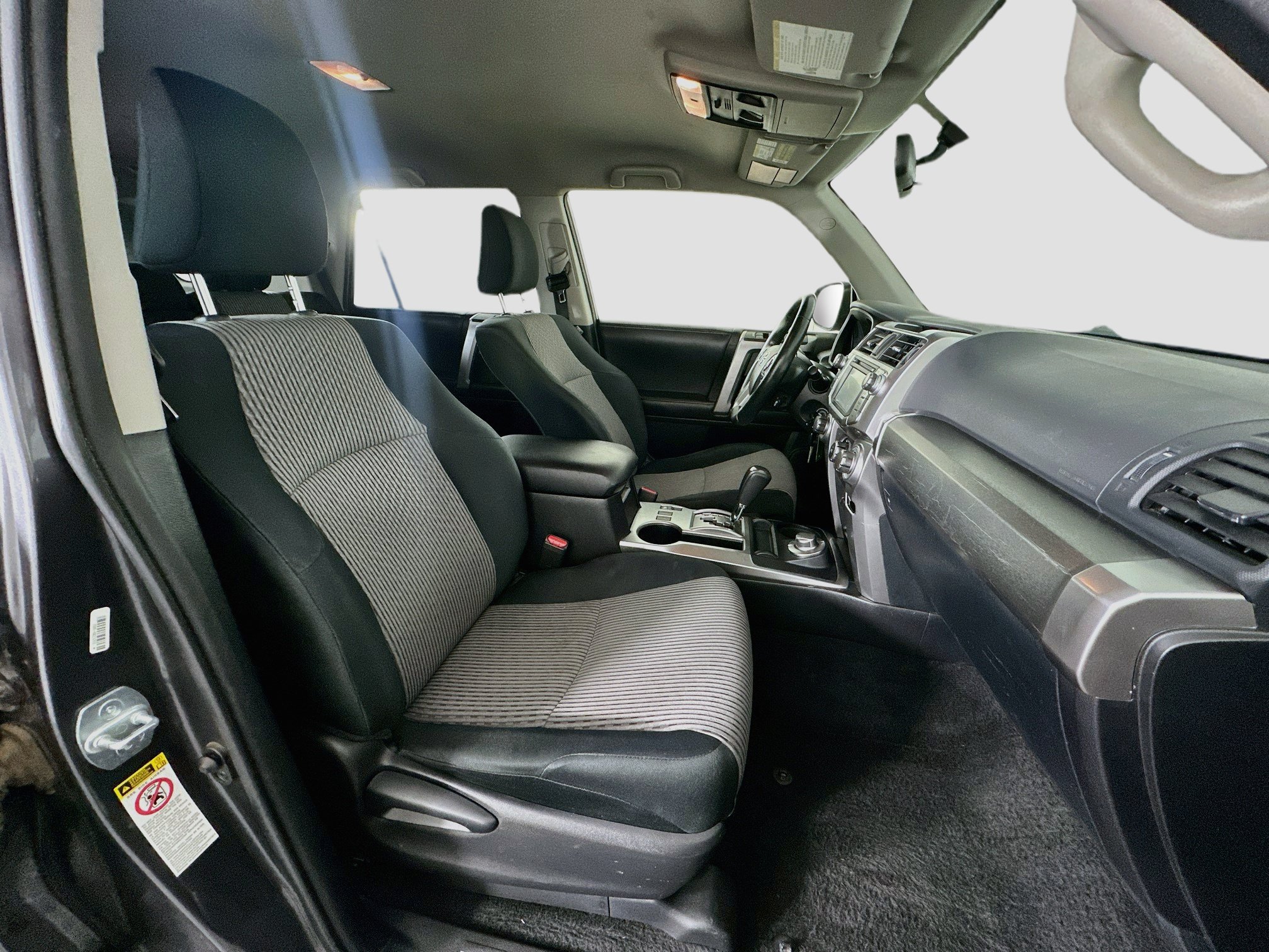 Used 2016 Toyota 4Runner SR5 AWD/4WD image 30