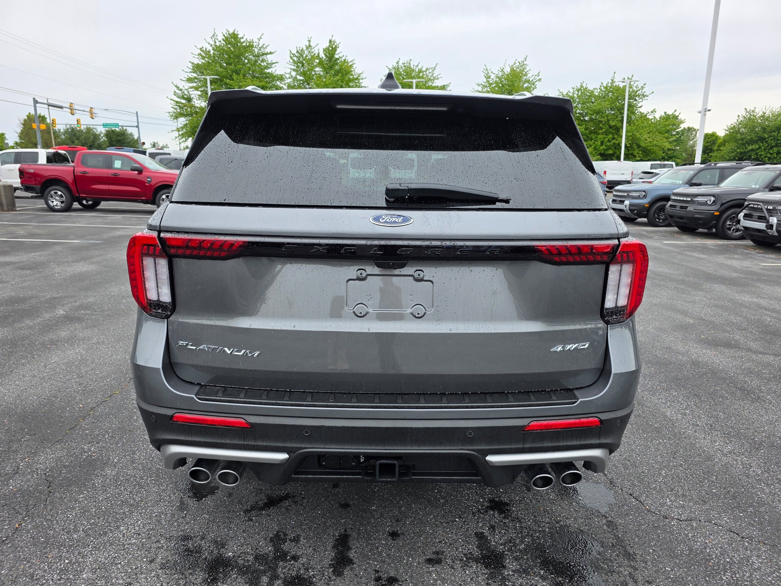 Used 2025 Ford Explorer Platinum w/ Ultimate Package AWD/4WD image 4