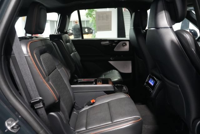 Used 2025 Lincoln Aviator Black Label AWD/4WD image 22