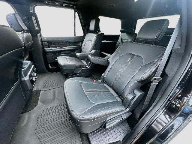 Used 2023 Ford Expedition Platinum AWD/4WD image 27