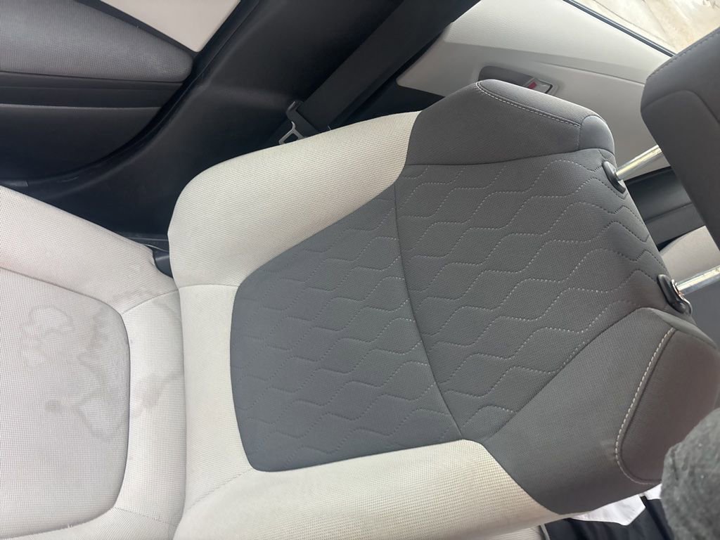 Used 2022 Toyota Corolla LE FWD image 7