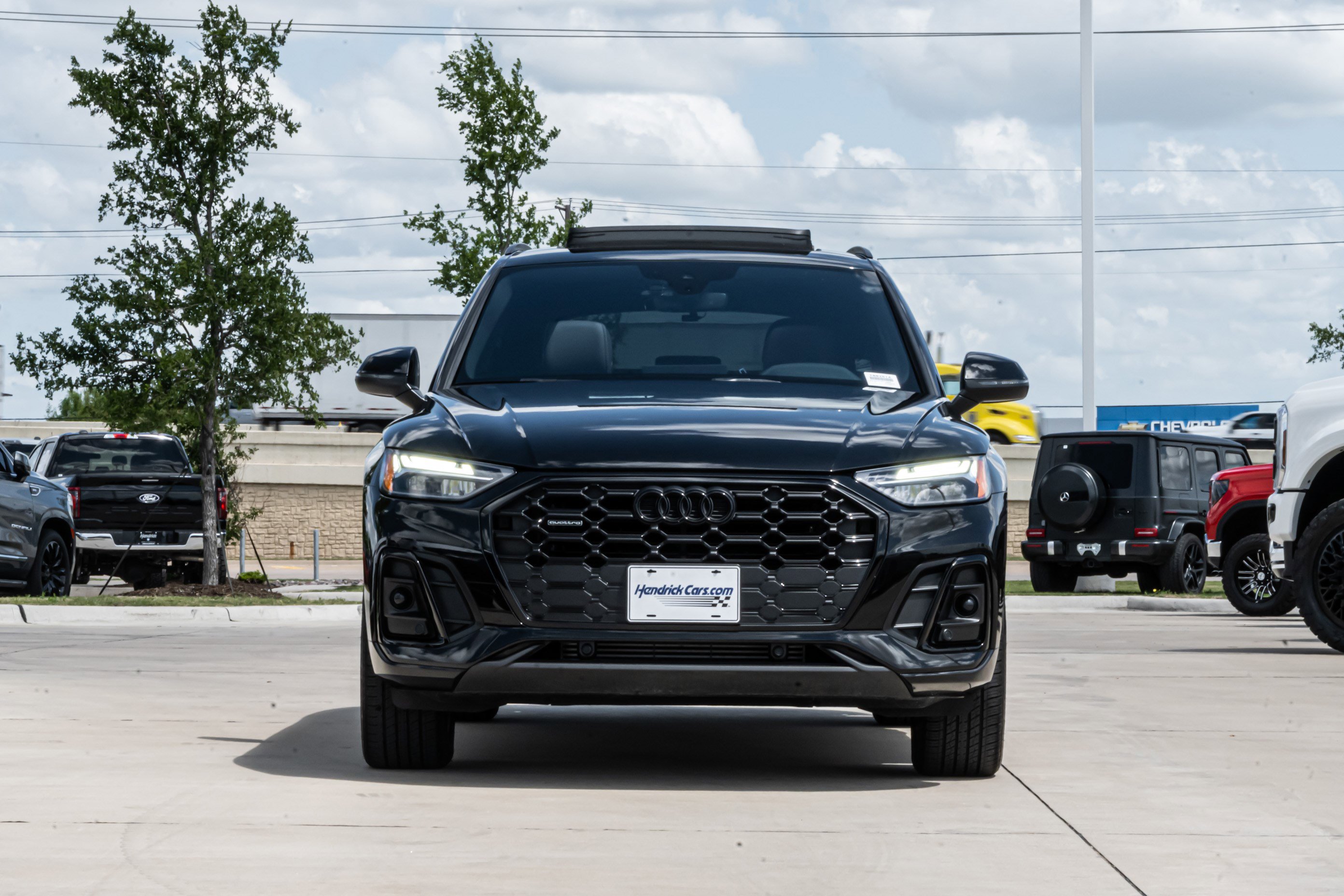 Used 2024 Audi Q5 2.0T Premium w/ Summer of Audi Package image 3