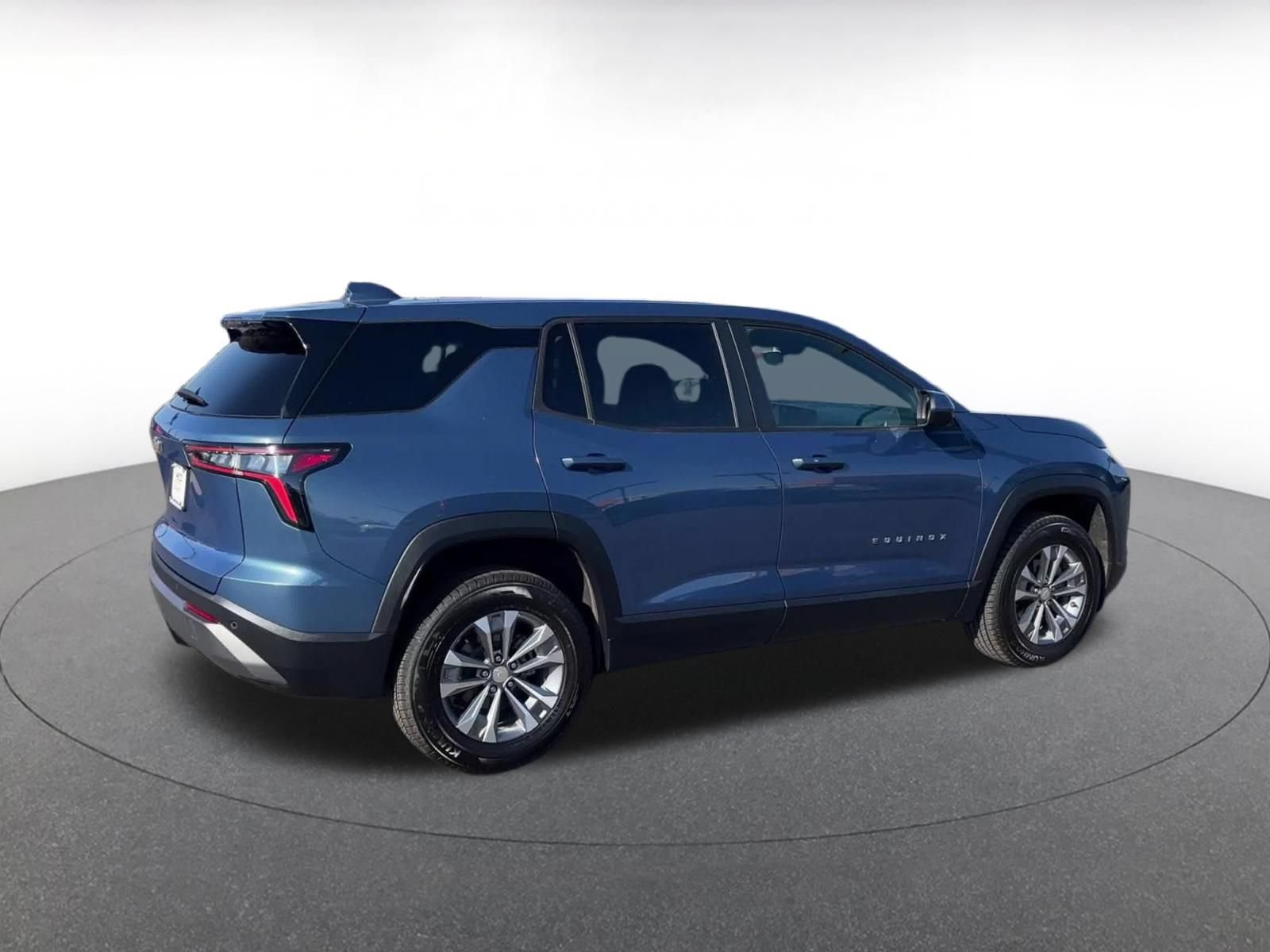 Used 2025 Chevrolet Equinox LT FWD image 14
