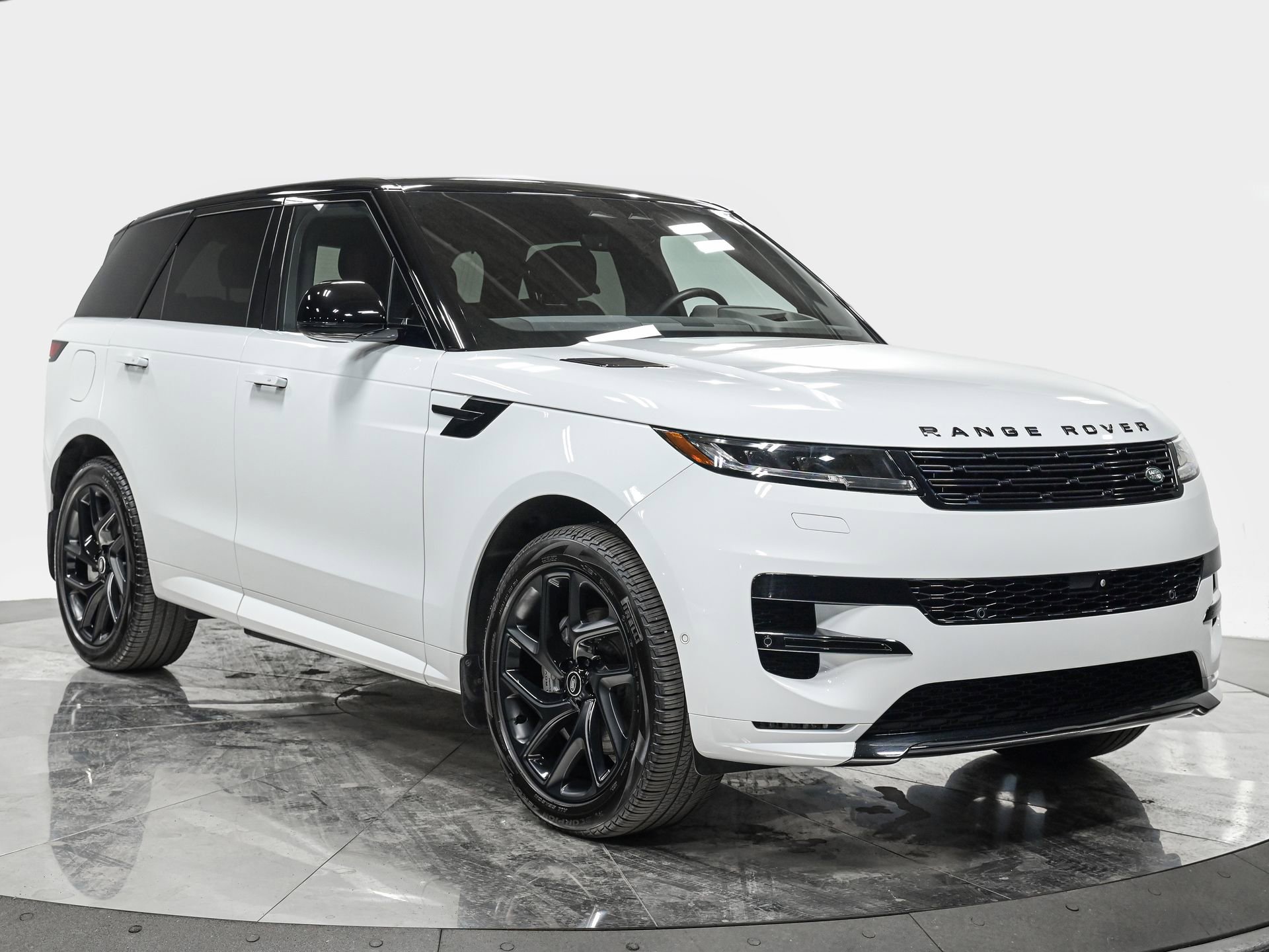 Used 2025 Land Rover Range Rover Sport Dynamic SE AWD/4WD image 9