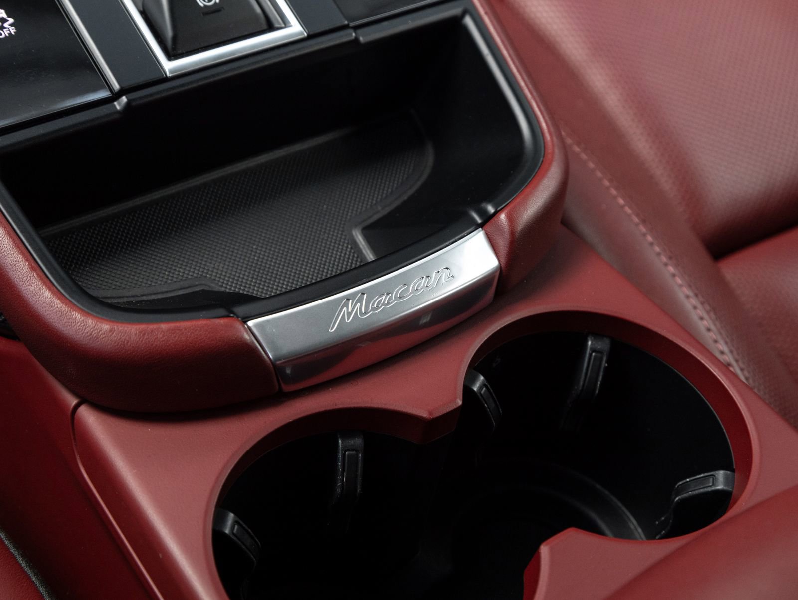 Certified 2023 Porsche Macan S AWD/4WD image 26