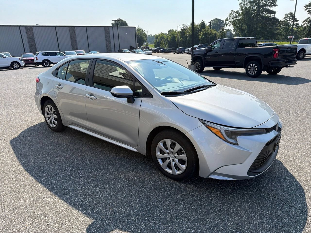 Used 2025 Toyota Corolla LE FWD image 11