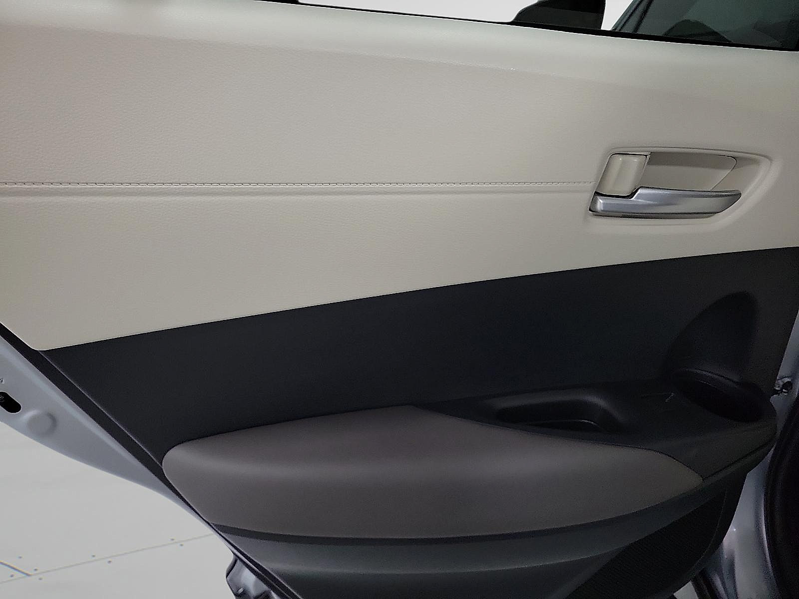 Certified 2023 Toyota Corolla Cross XLE w/ Convenience Package FWD image 9