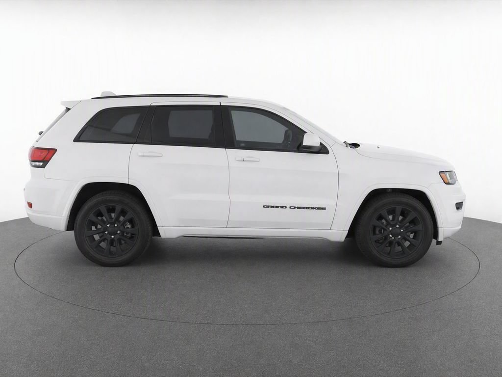 Used 2021 Jeep Grand Cherokee Laredo X RWD image 8
