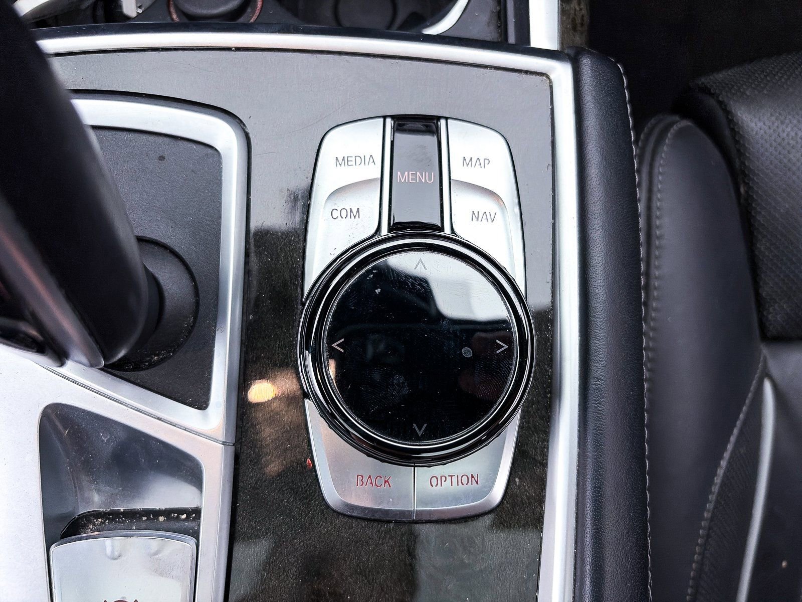 Used 2022 BMW 750i xDrive w/ Luxury Rear Seating Package image 31