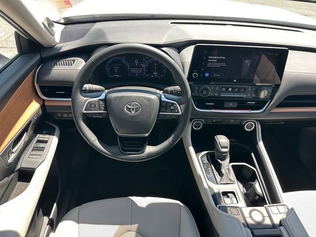 Used 2025 Toyota Grand Highlander AWD Hybrid image 12