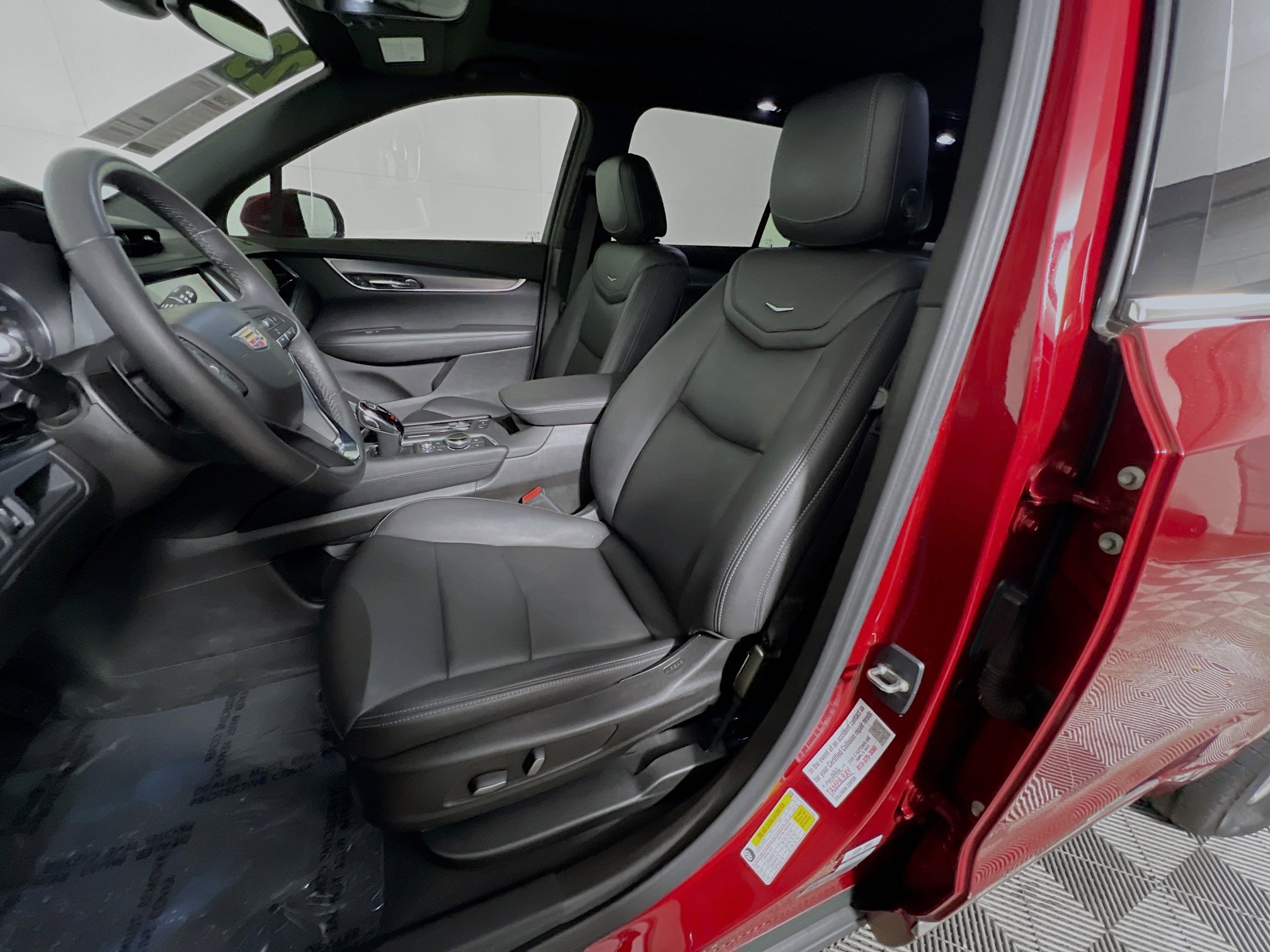 Used 2023 Cadillac XT6 Luxury image 15