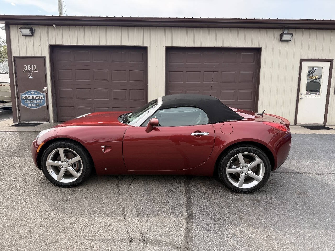 Used 2009 Pontiac Solstice Convertible w/ Preferred Package RWD image 6