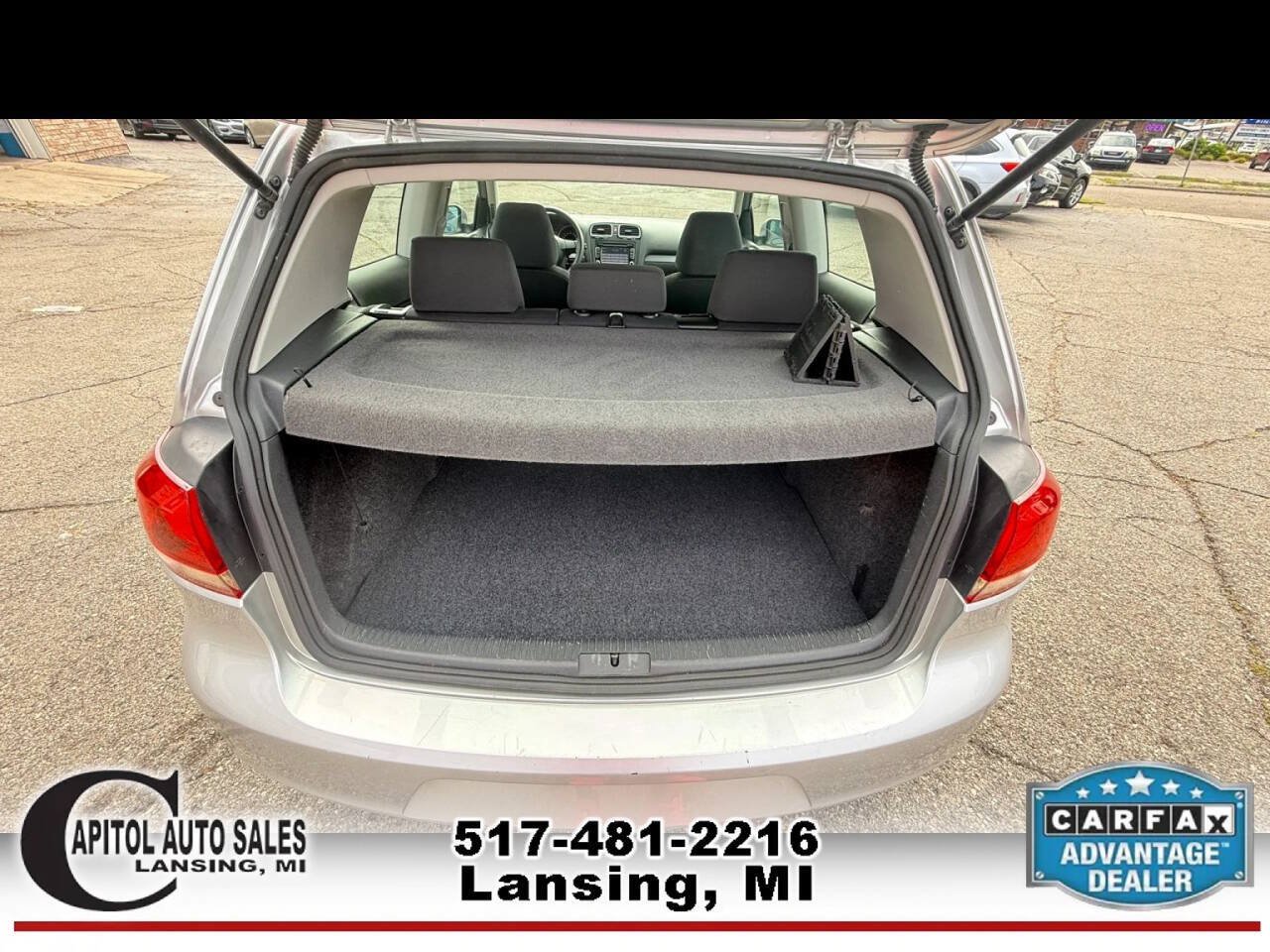Used 2012 Volkswagen Golf 2-Door FWD image 16
