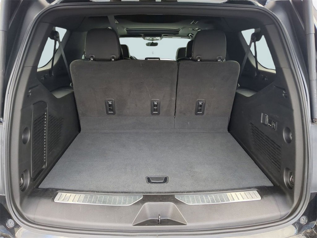 Used 2023 Chevrolet Suburban High Country image 24