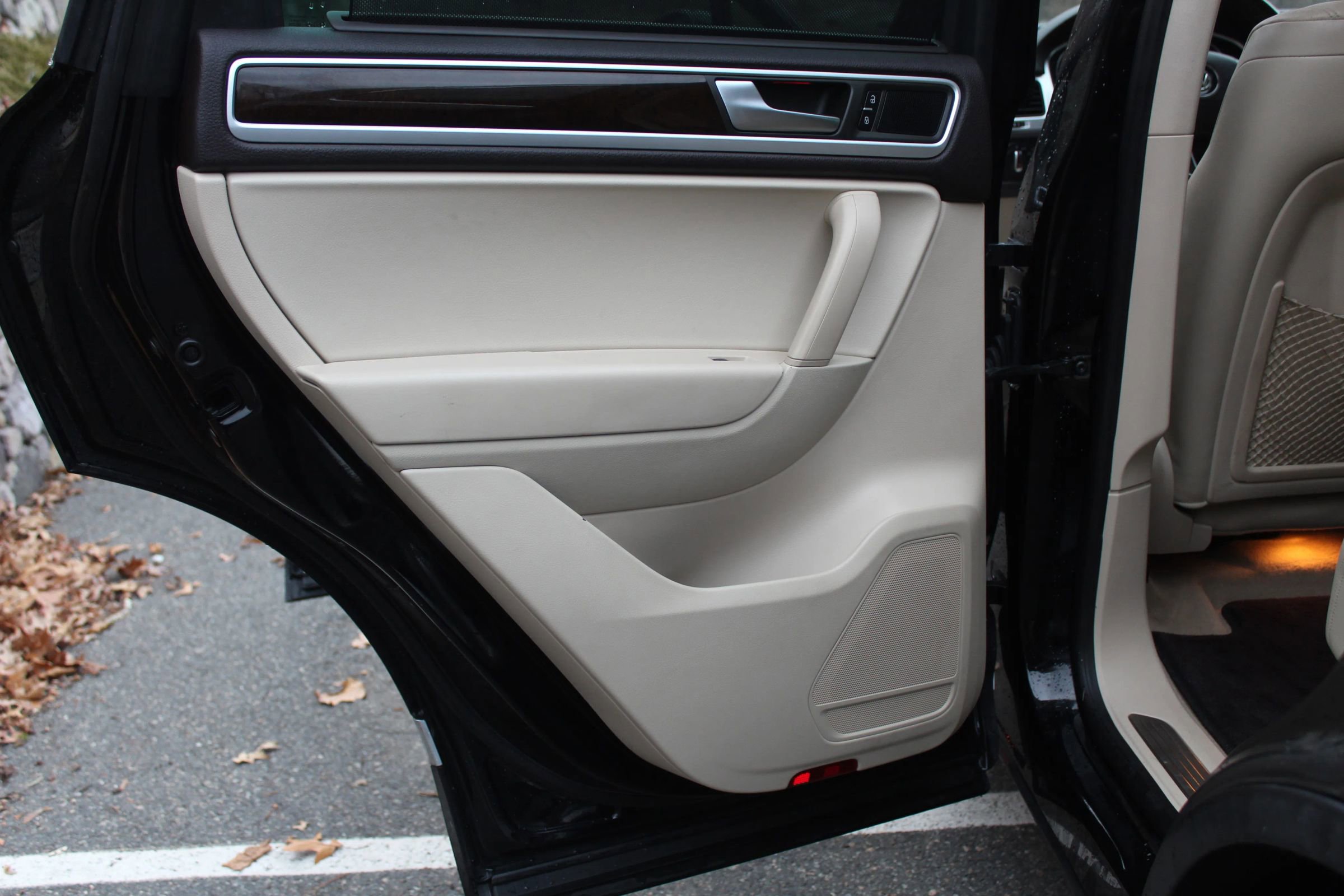 Used 2014 Volkswagen Touareg Hybrid image 14