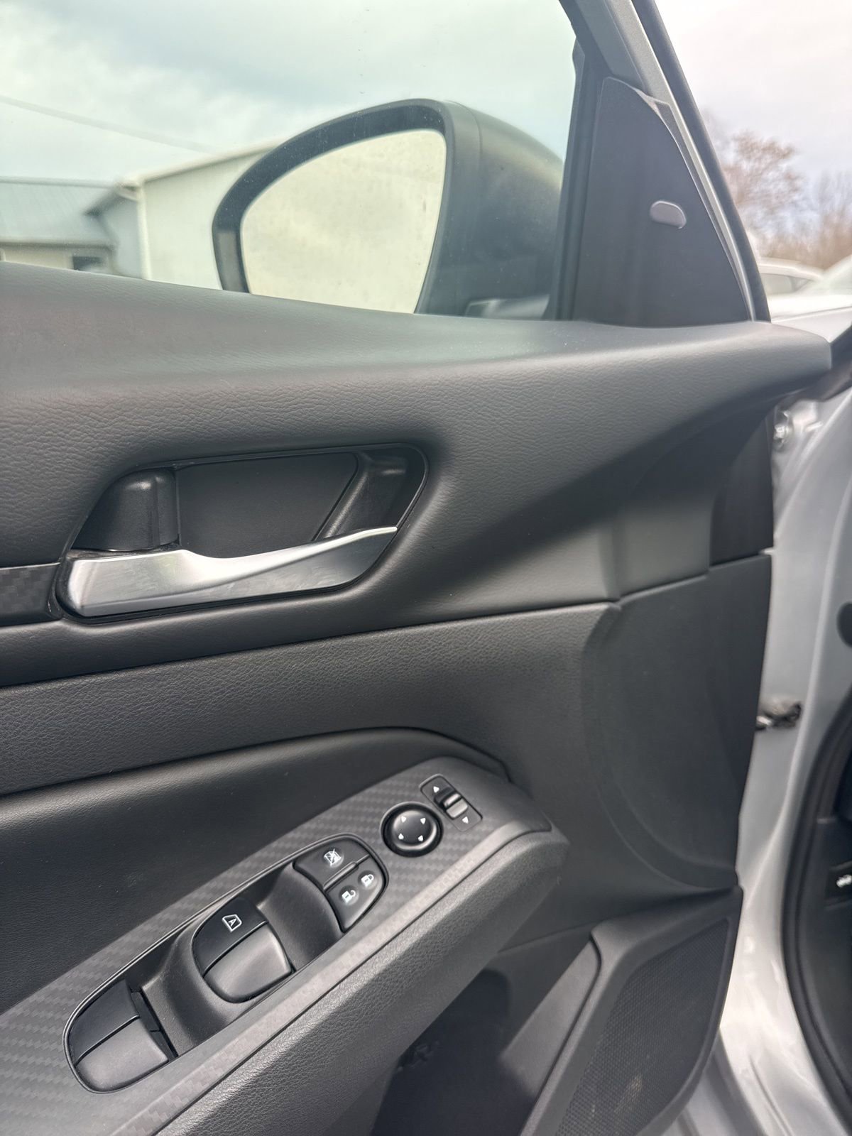 Used 2024 Nissan Altima 2.5 SV image 9