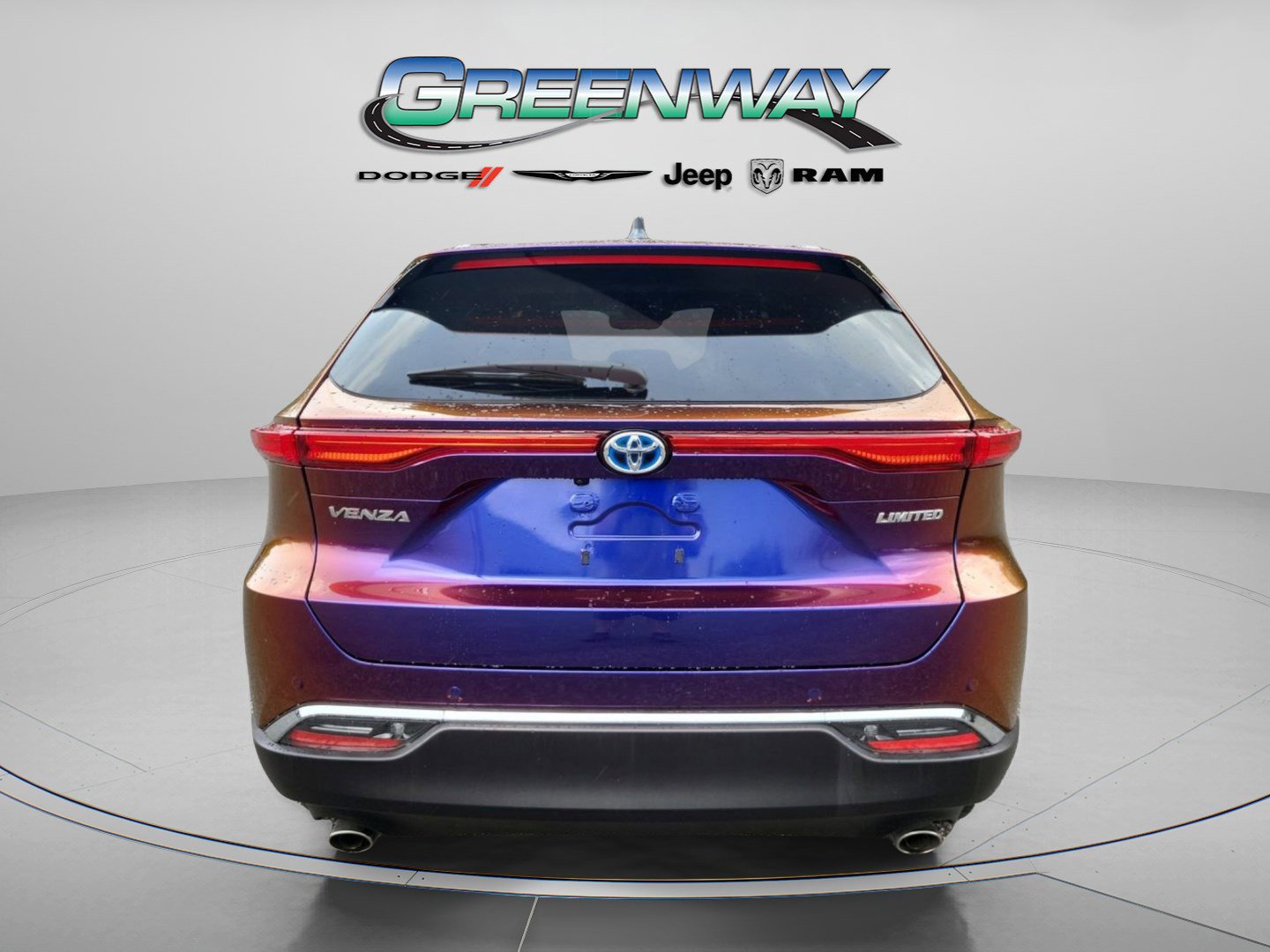 Used 2024 Toyota Venza Limited image 2