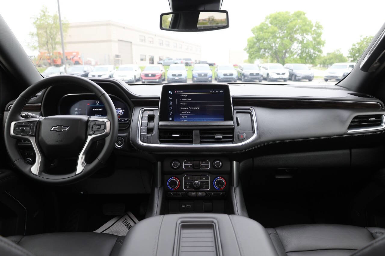 Used 2023 Chevrolet Tahoe Z71 w/ Luxury Package AWD/4WD image 15
