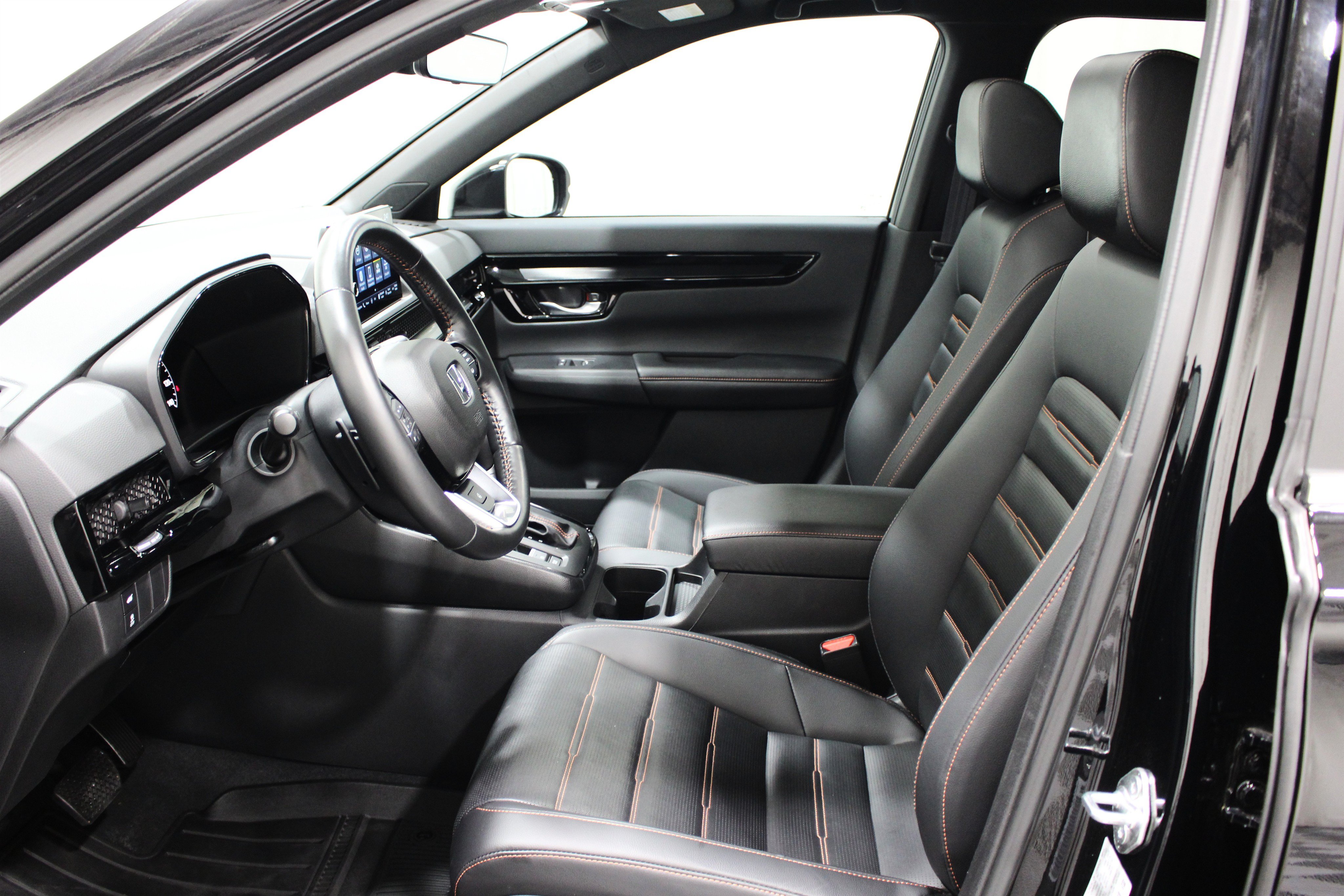 Used 2023 Honda CR-V Sport Touring image 3