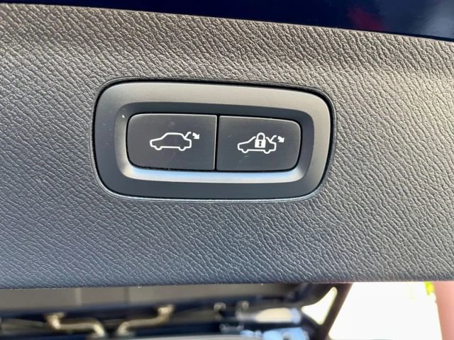 Used 2017 Volvo XC90 T6 Inscription w/ Vision Package image 18