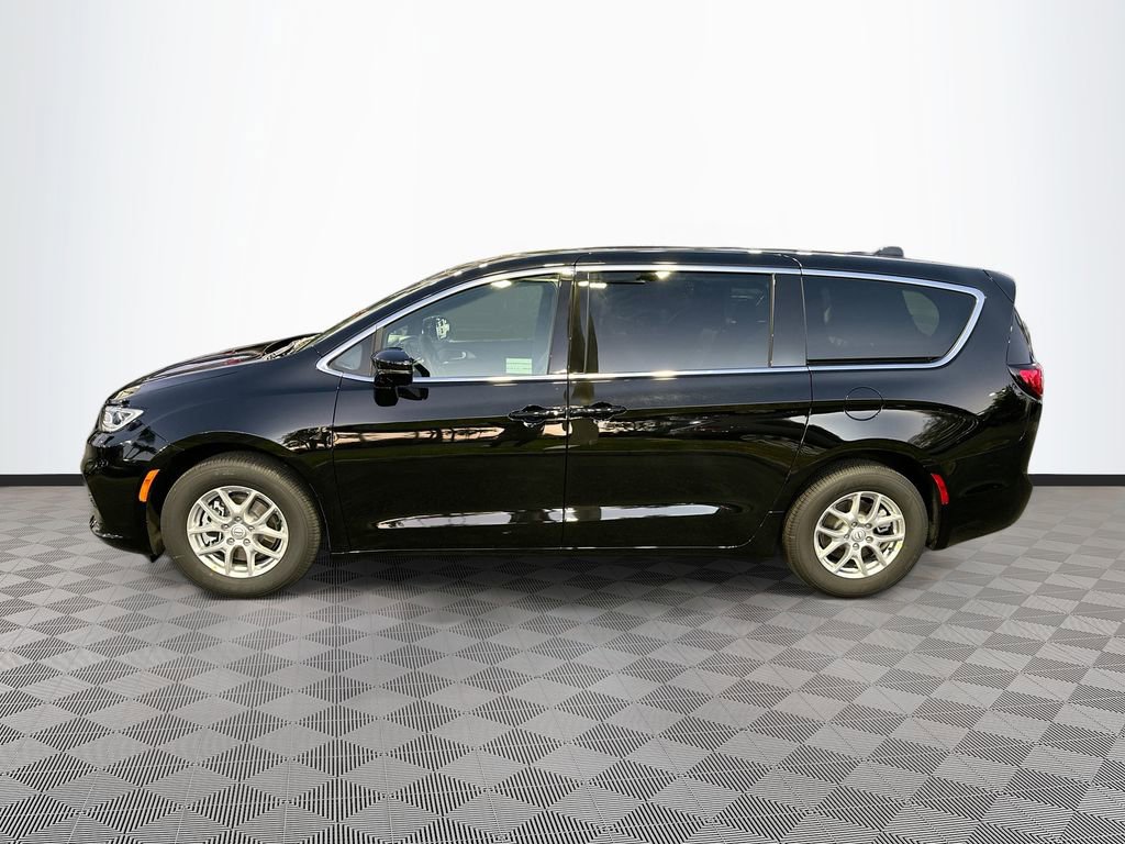 New 2026 Chrysler Pacifica Select FWD image 4