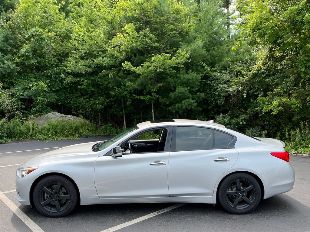 Used 2017 INFINITI Q50 Premium w/ 2.0T Premium Plus Package AWD/4WD video 2