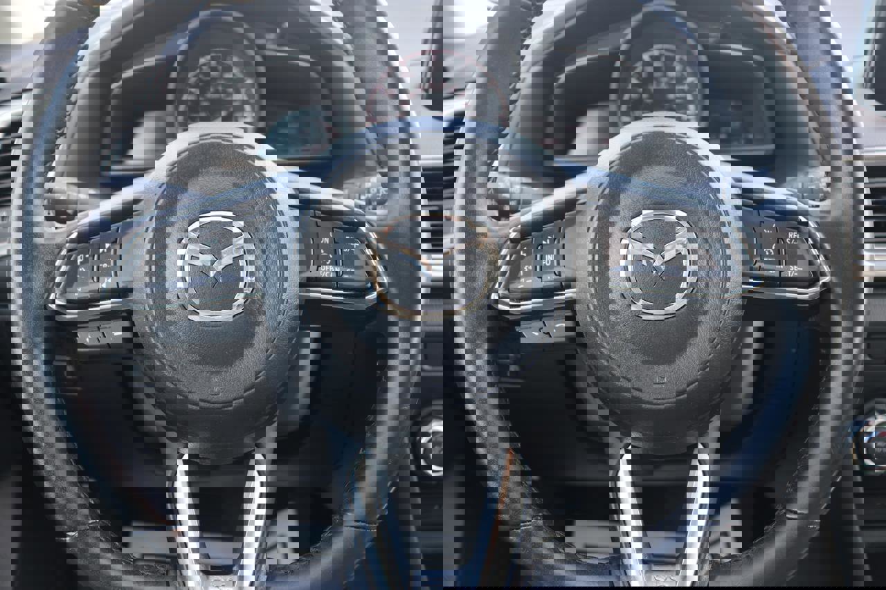 Used 2018 MAZDA MAZDA3 Touring image 29