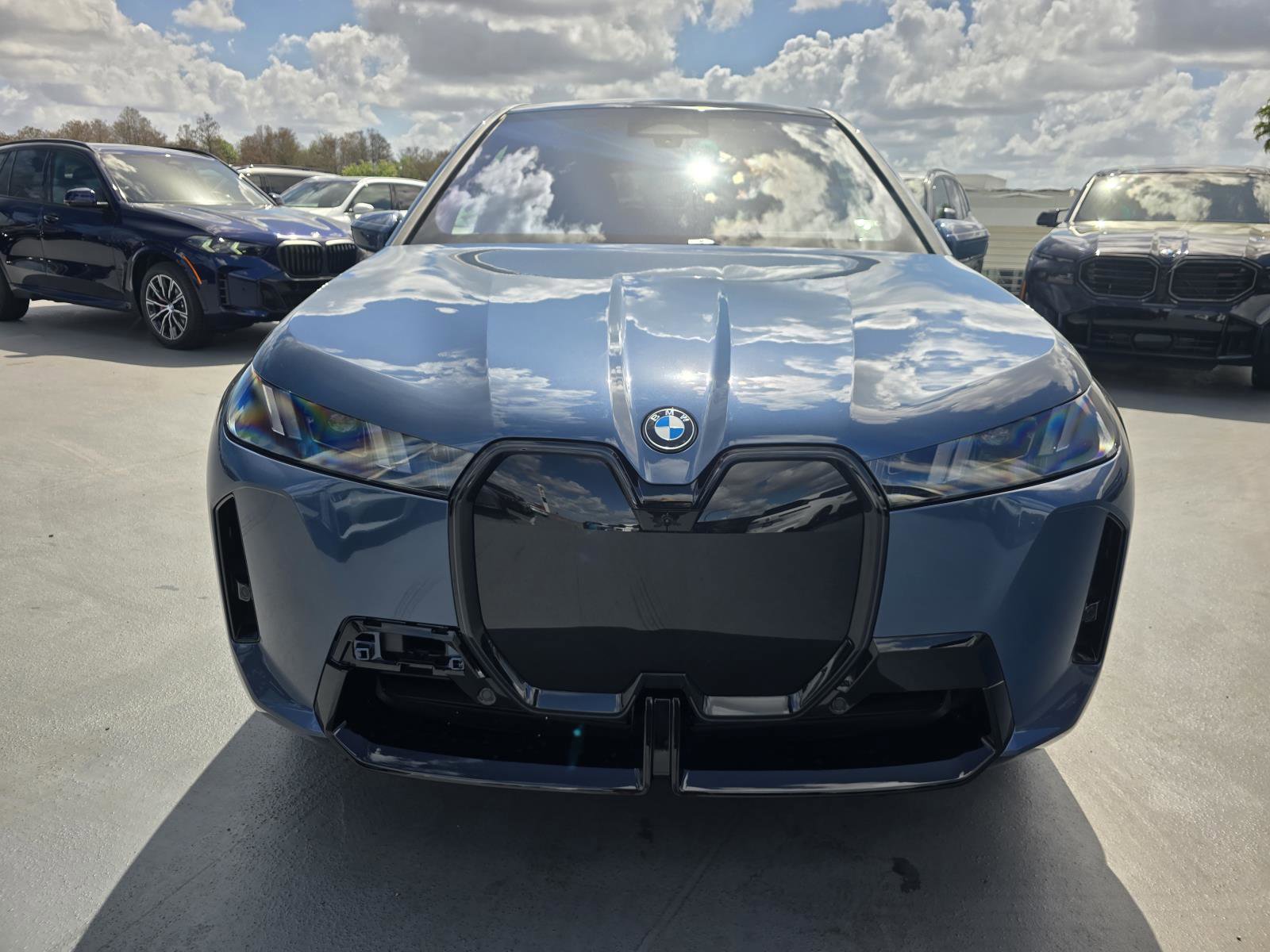 New 2026 BMW iX xDrive60 w/ M Sport Package image 2