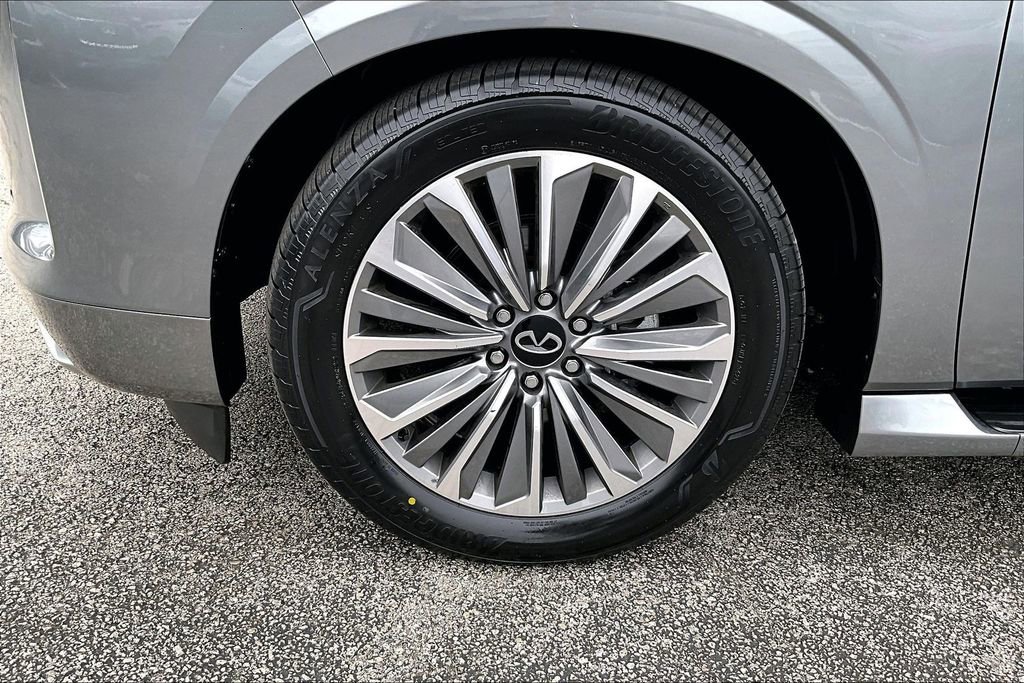 Certified 2025 INFINITI QX80 Sensory AWD/4WD image 11