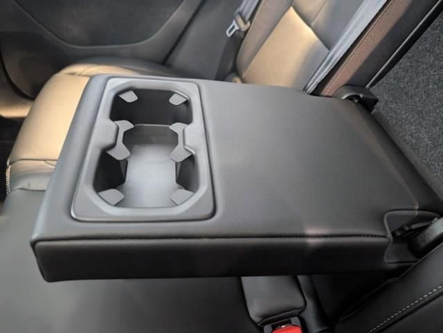 Used 2023 Volvo XC40 B5 Plus w/ Driver Assist Package image 27