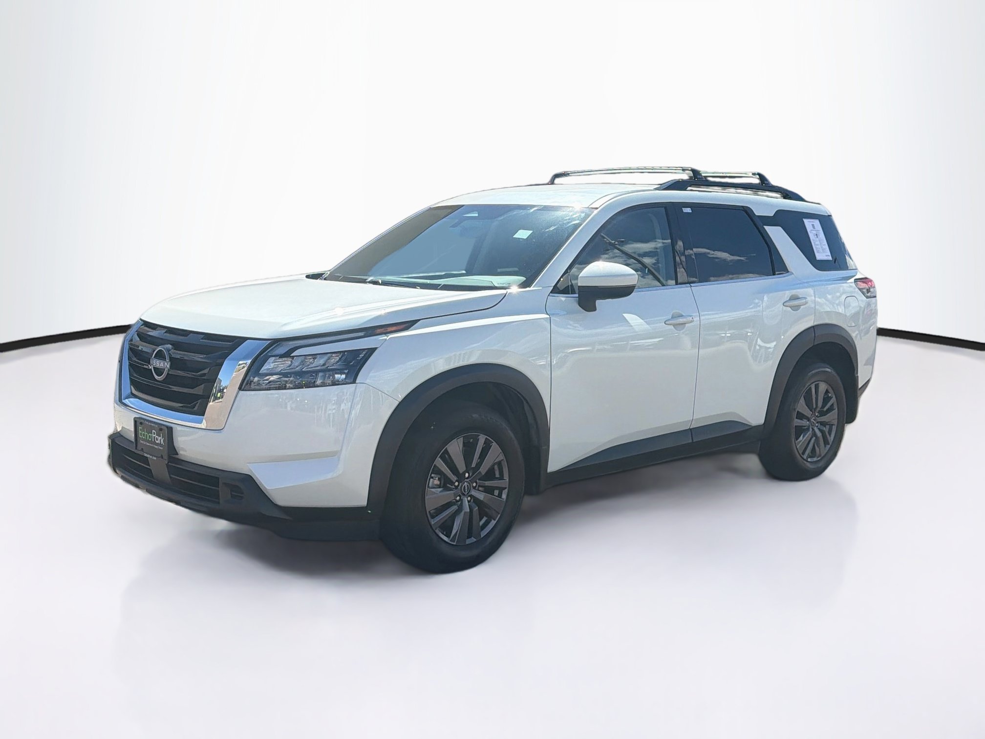 Used 2024 Nissan Pathfinder SV AWD/4WD image 3