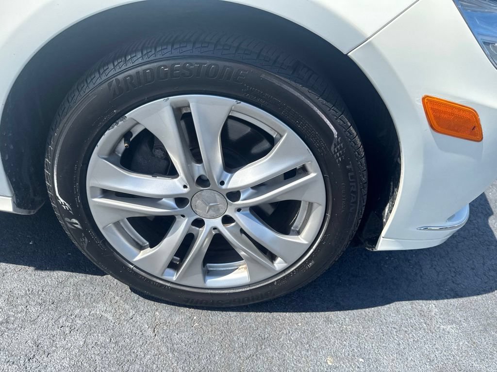 Used 2010 Mercedes-Benz E 350 Sedan image 46